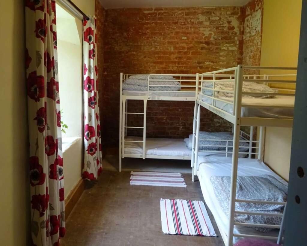 Hostel Llanfyllin Workhouse - Y Dolydd Zewnętrze zdjęcie